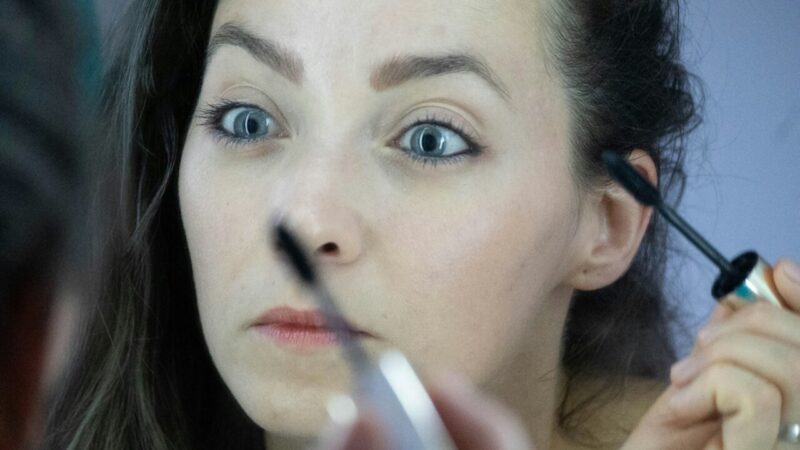 Choisir le Démaquillant Idéal pour Peaux Sensibles