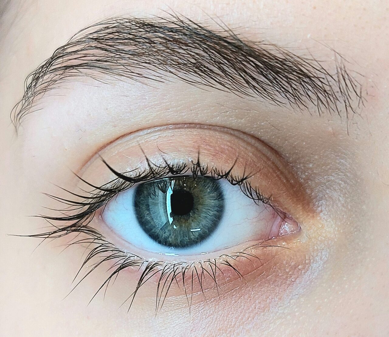 Prendre soin de ses cils après le démaquillage